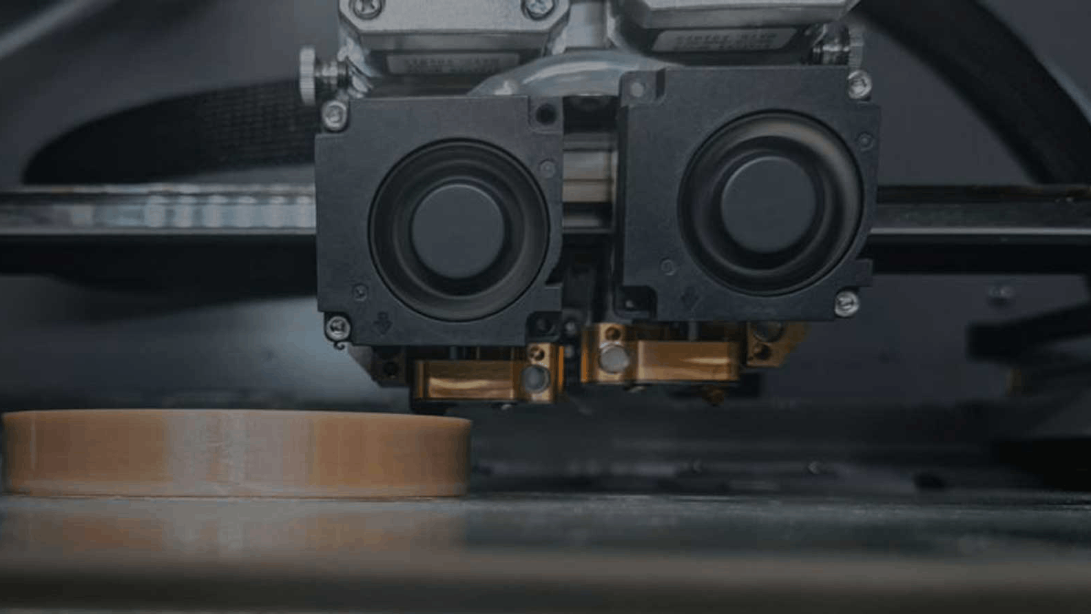 CreatBot PEEK-300 dual nozzle printing PEEK on 200°C heated build platform