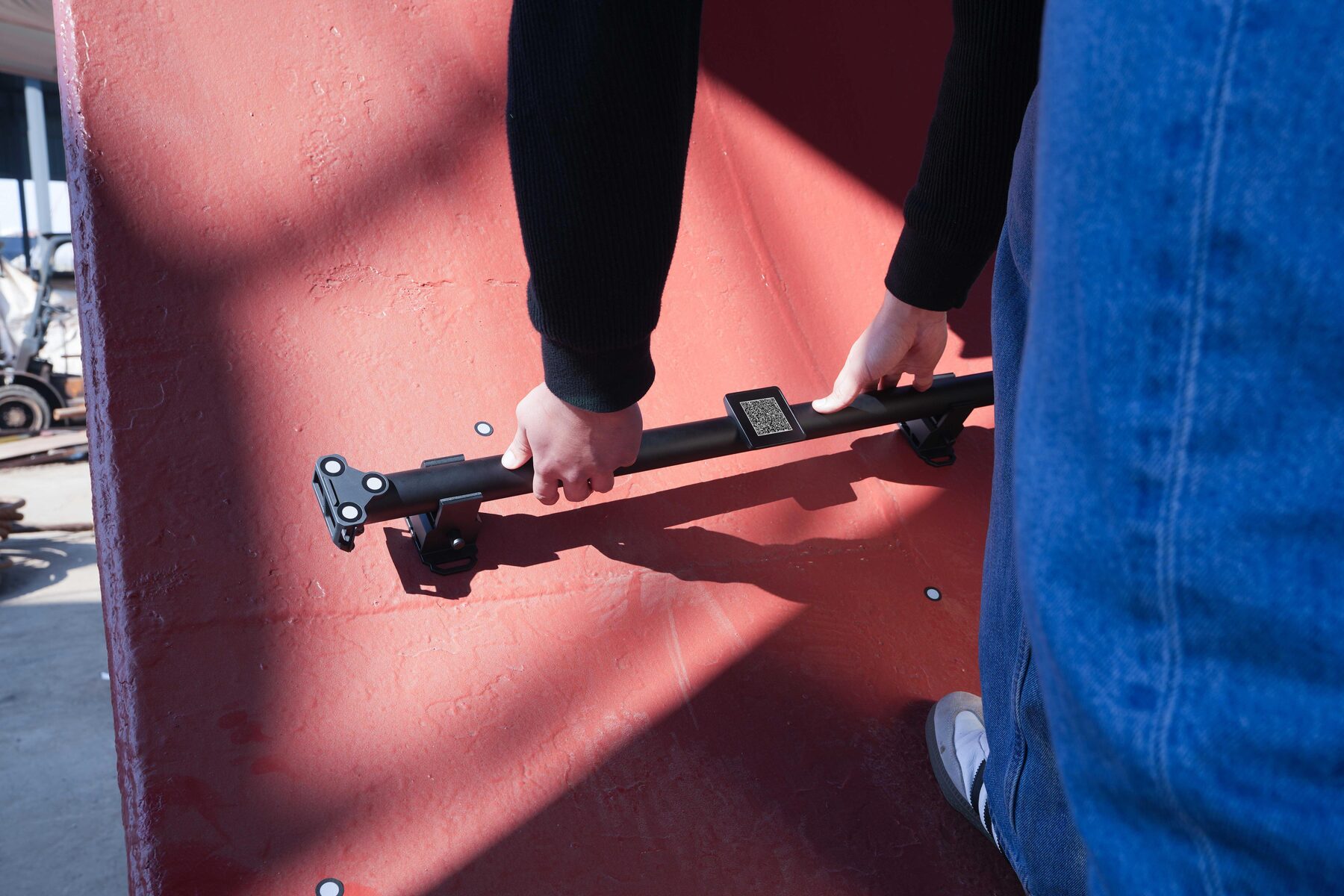 Shining 3D FreeScan UE Nova wireless wide-FOV metrology scanner &mdash; carbon-fiber chassis at 1.6 kg