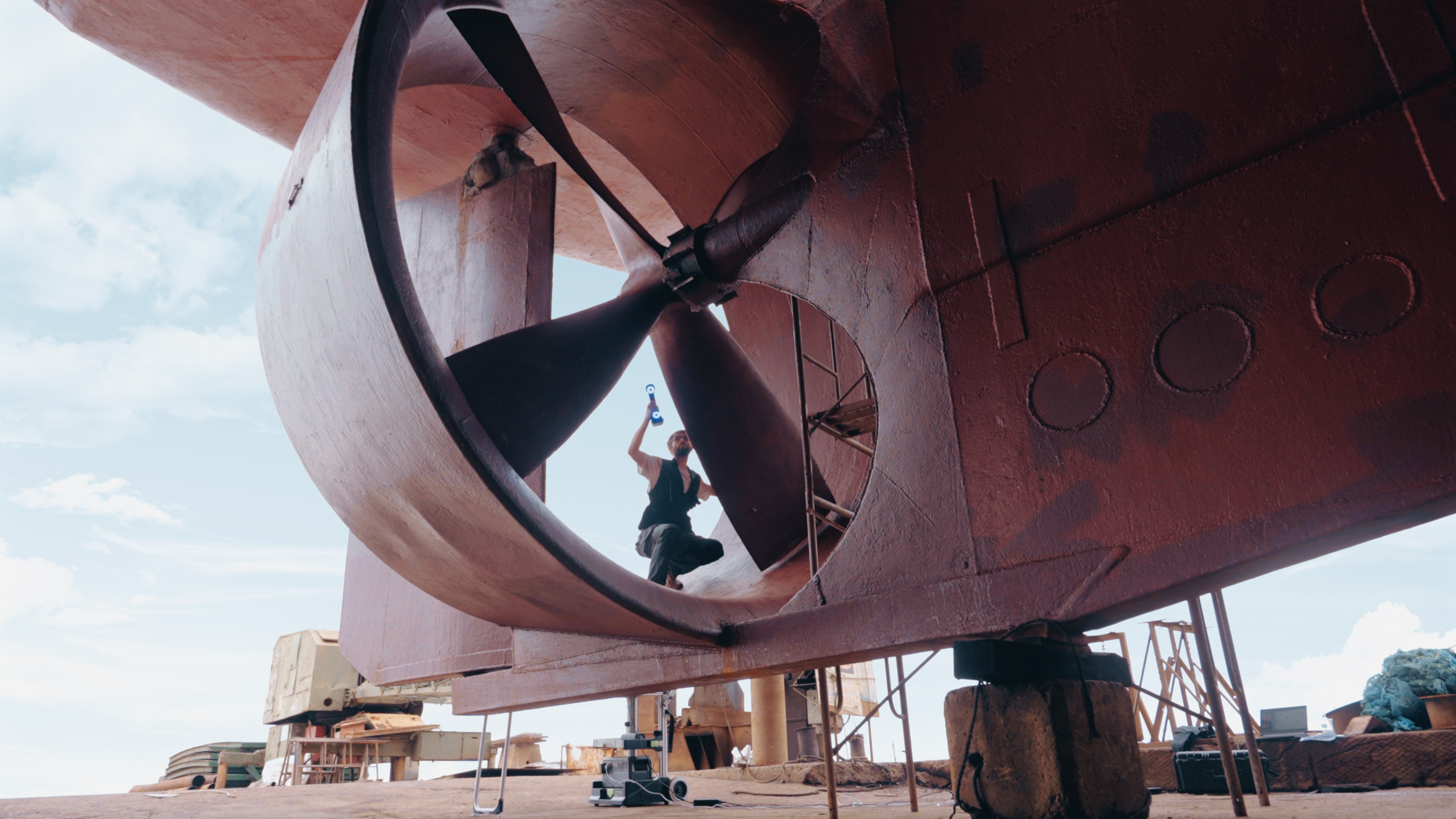 FreeScan UE Pro2 wireless scanning of large ship propeller &mdash; metrology at production scale outdoors