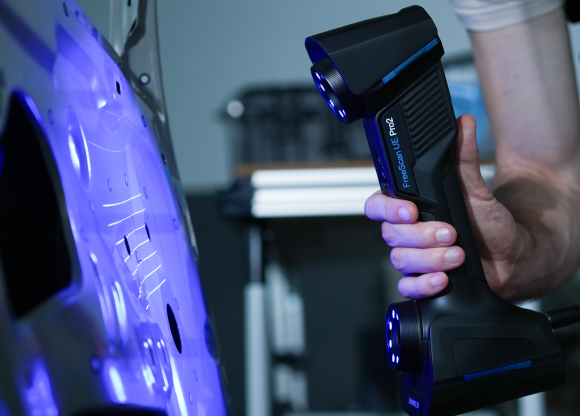 FreeScan UE Pro2 wireless workflow &mdash; Wi-Fi 6 router connection with PC running FreeScan / EXScan / Inspect software