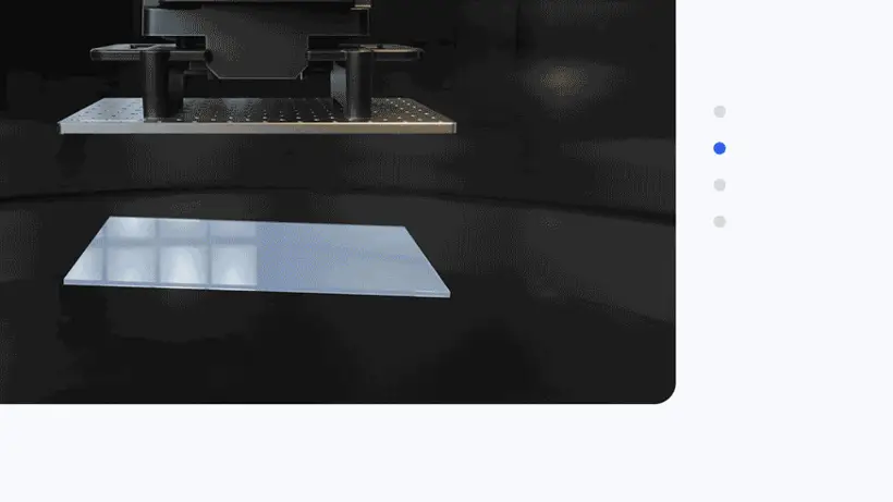Reflex Turbo floating-screen auto-leveling demonstration showing the build platform self-leveling